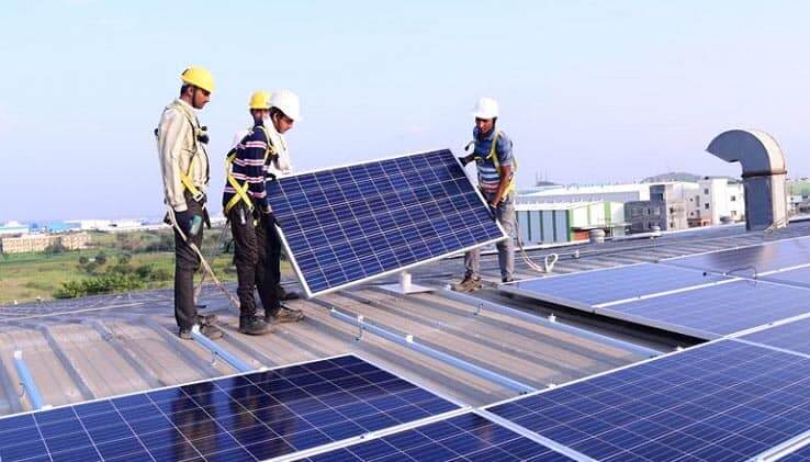commercial-solar-system-installation-on-factory
