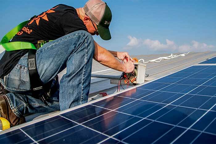 Why Professional solar installers pro install solar