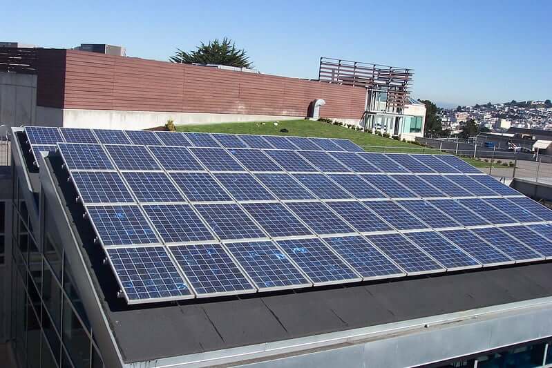 Benefits of high efficiency solar PV system