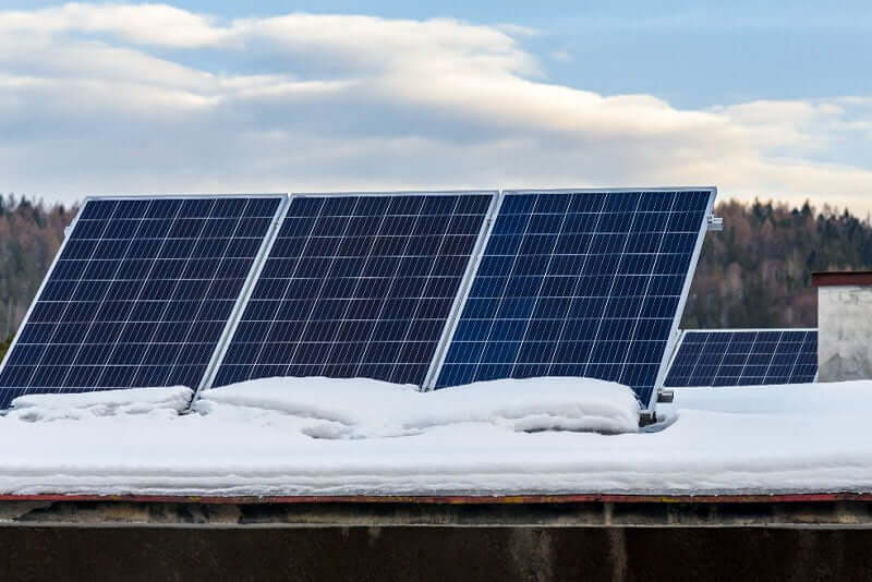 Do solar panels insulate your roof in winter