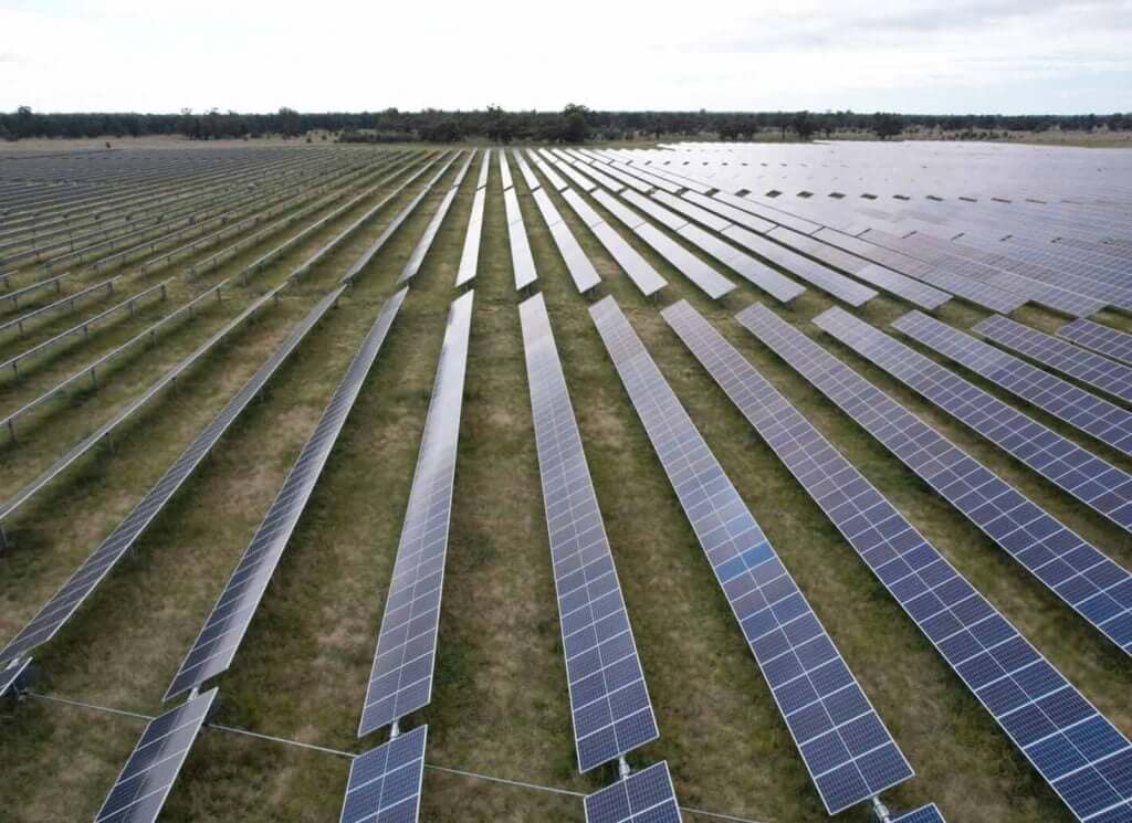 5 Biggest Solar Farms In Australia 9444