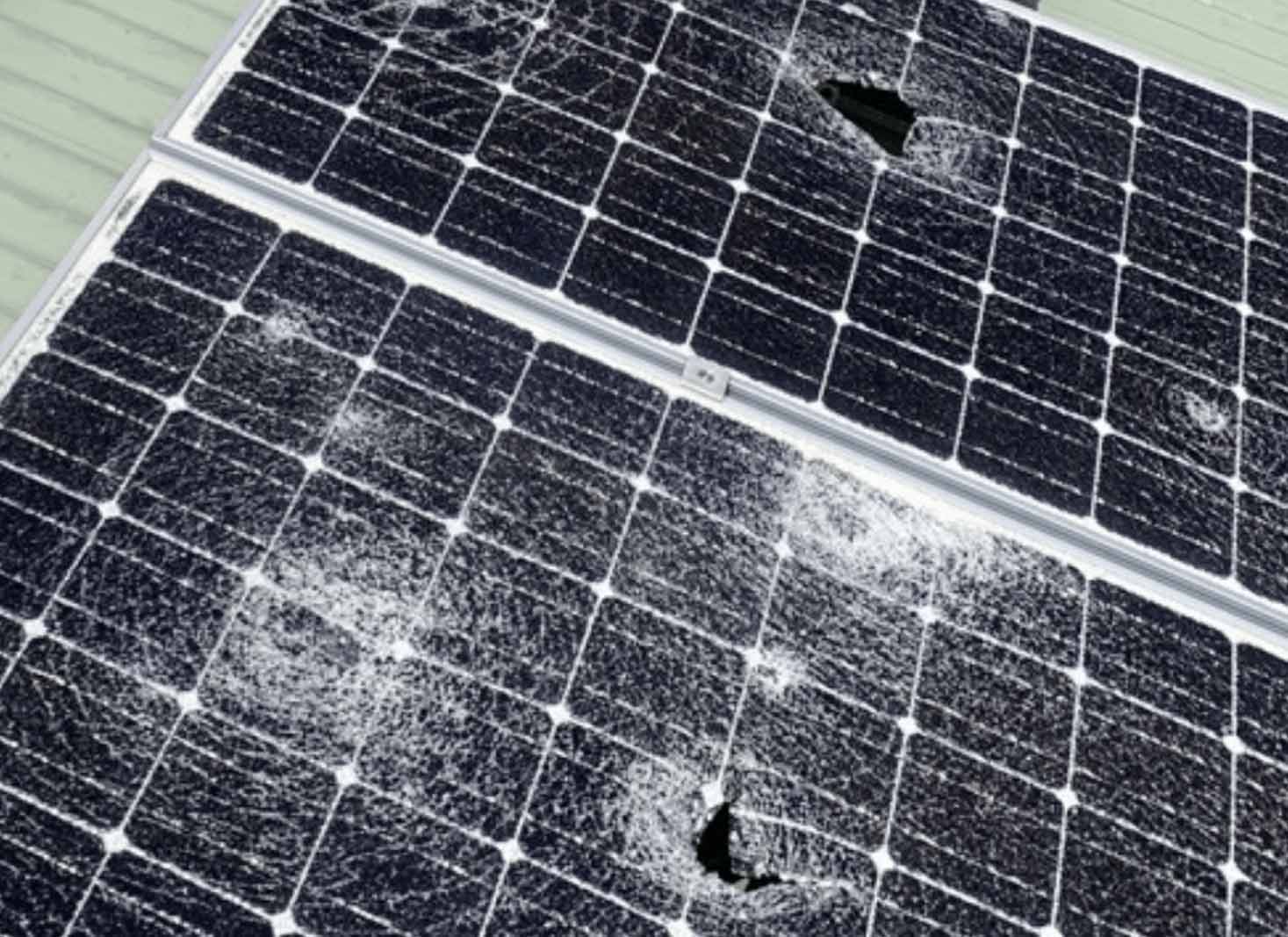 Do lightning strikes damage solar panels