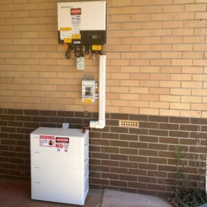 Solar Inverter and Battery installed by Illumina Energy.jpg